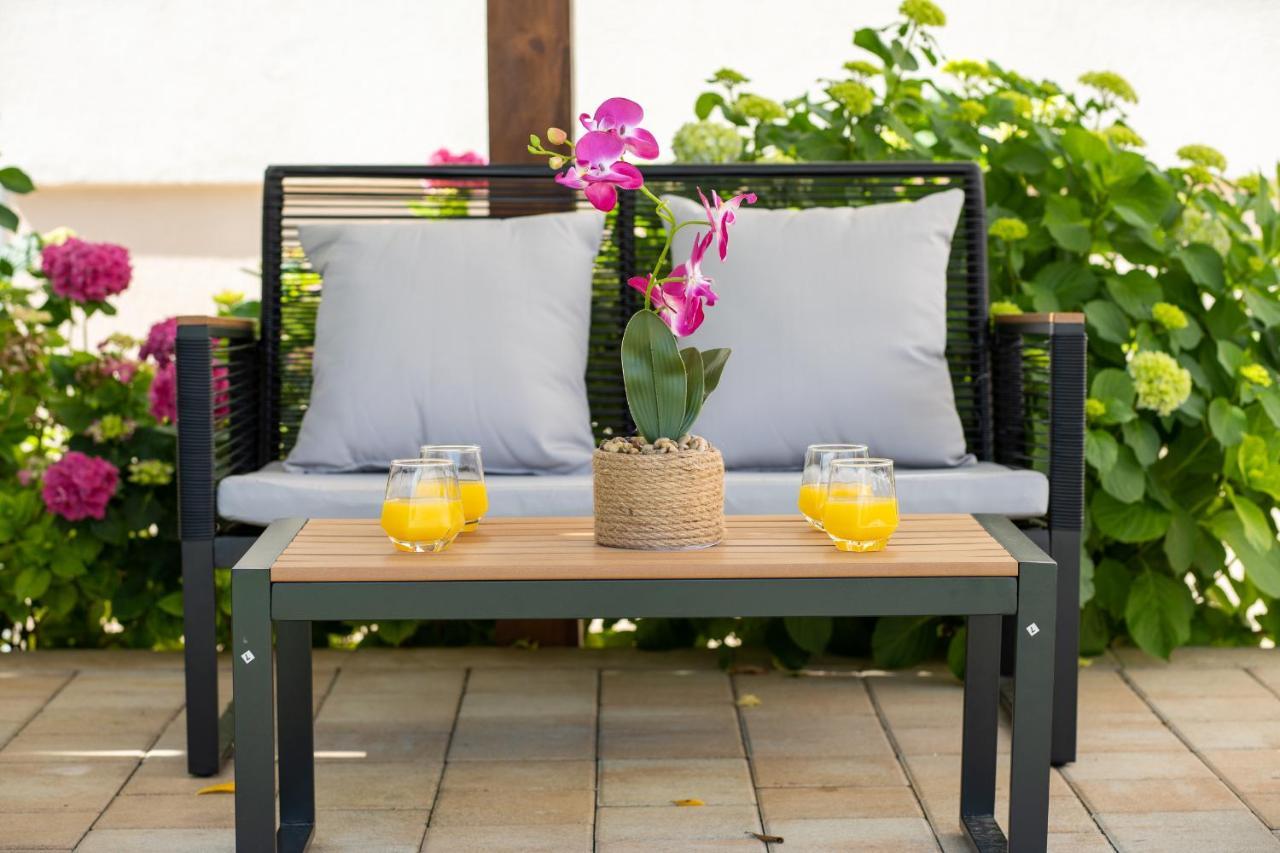 Villa Mirela Petrcane Ngoại thất bức ảnh