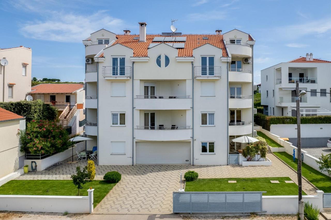 Villa Mirela Petrcane Ngoại thất bức ảnh
