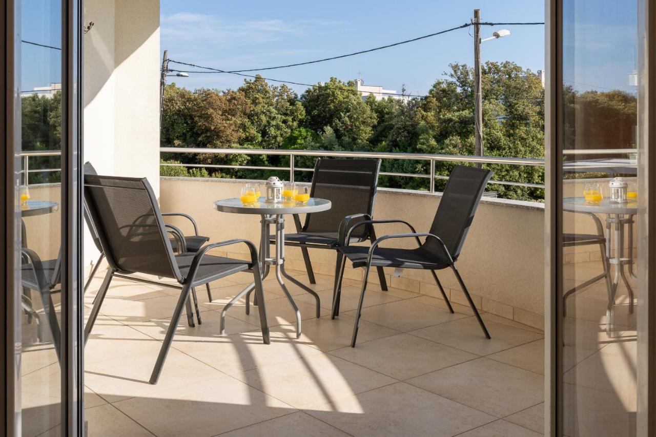 Villa Mirela Petrcane Ngoại thất bức ảnh