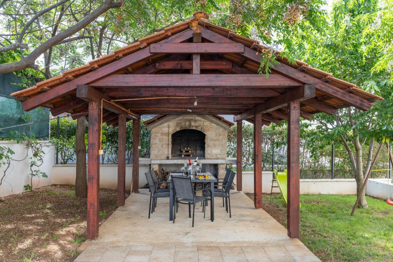 Villa Mirela Petrcane Ngoại thất bức ảnh