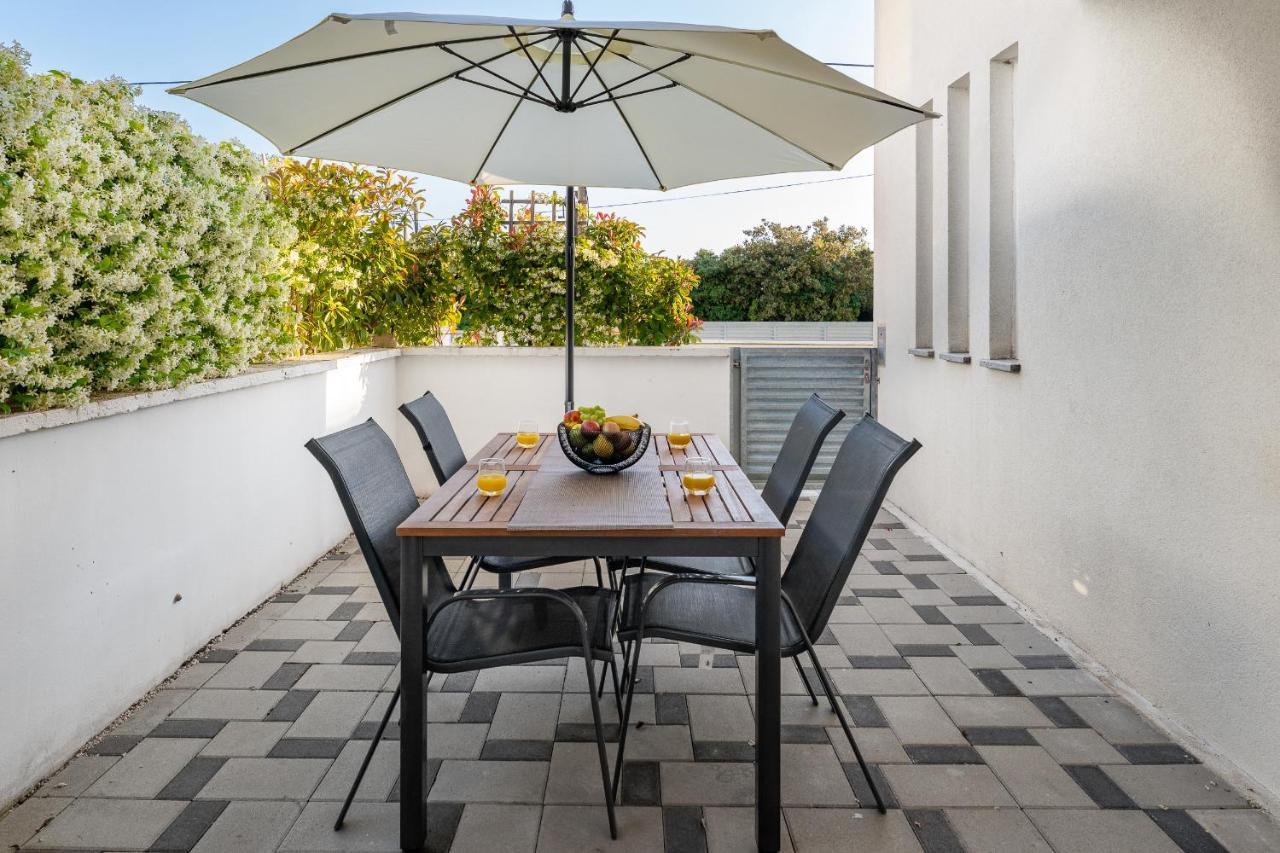 Villa Mirela Petrcane Ngoại thất bức ảnh