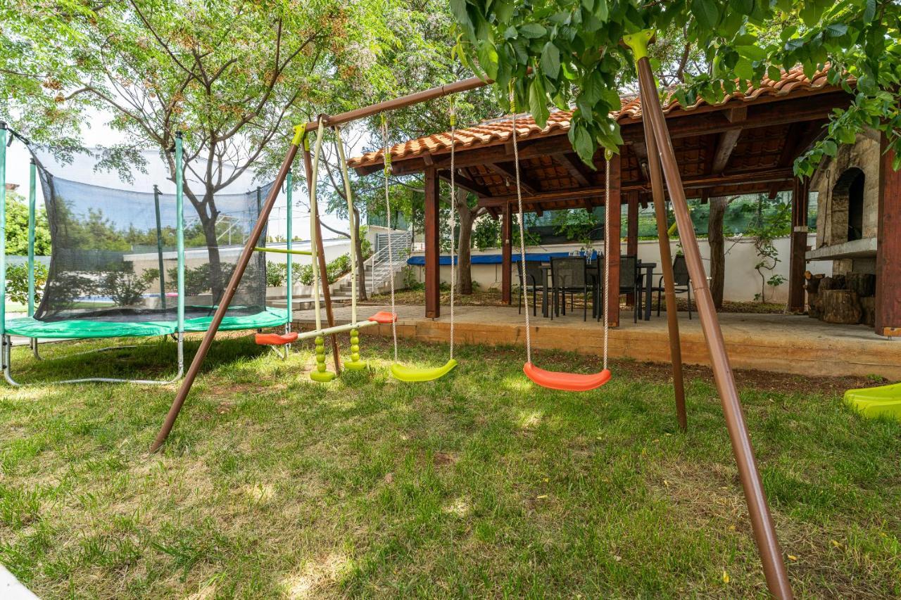 Villa Mirela Petrcane Ngoại thất bức ảnh