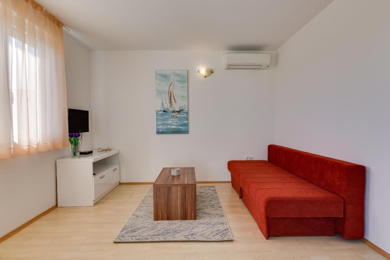 Villa Mirela Petrcane Ngoại thất bức ảnh
