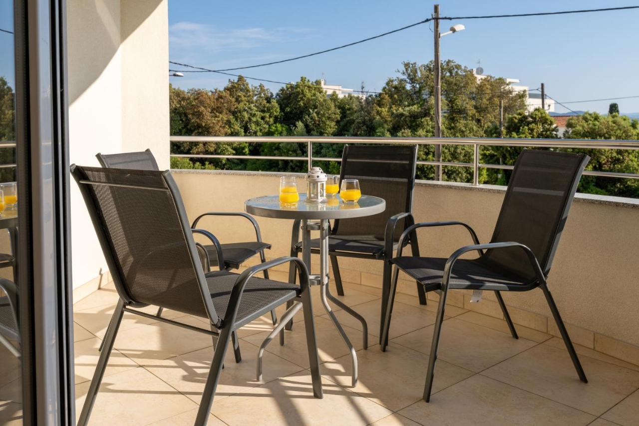 Villa Mirela Petrcane Ngoại thất bức ảnh