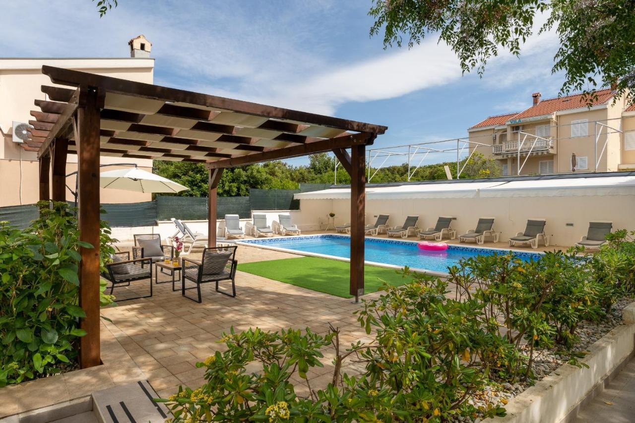 Villa Mirela Petrcane Ngoại thất bức ảnh