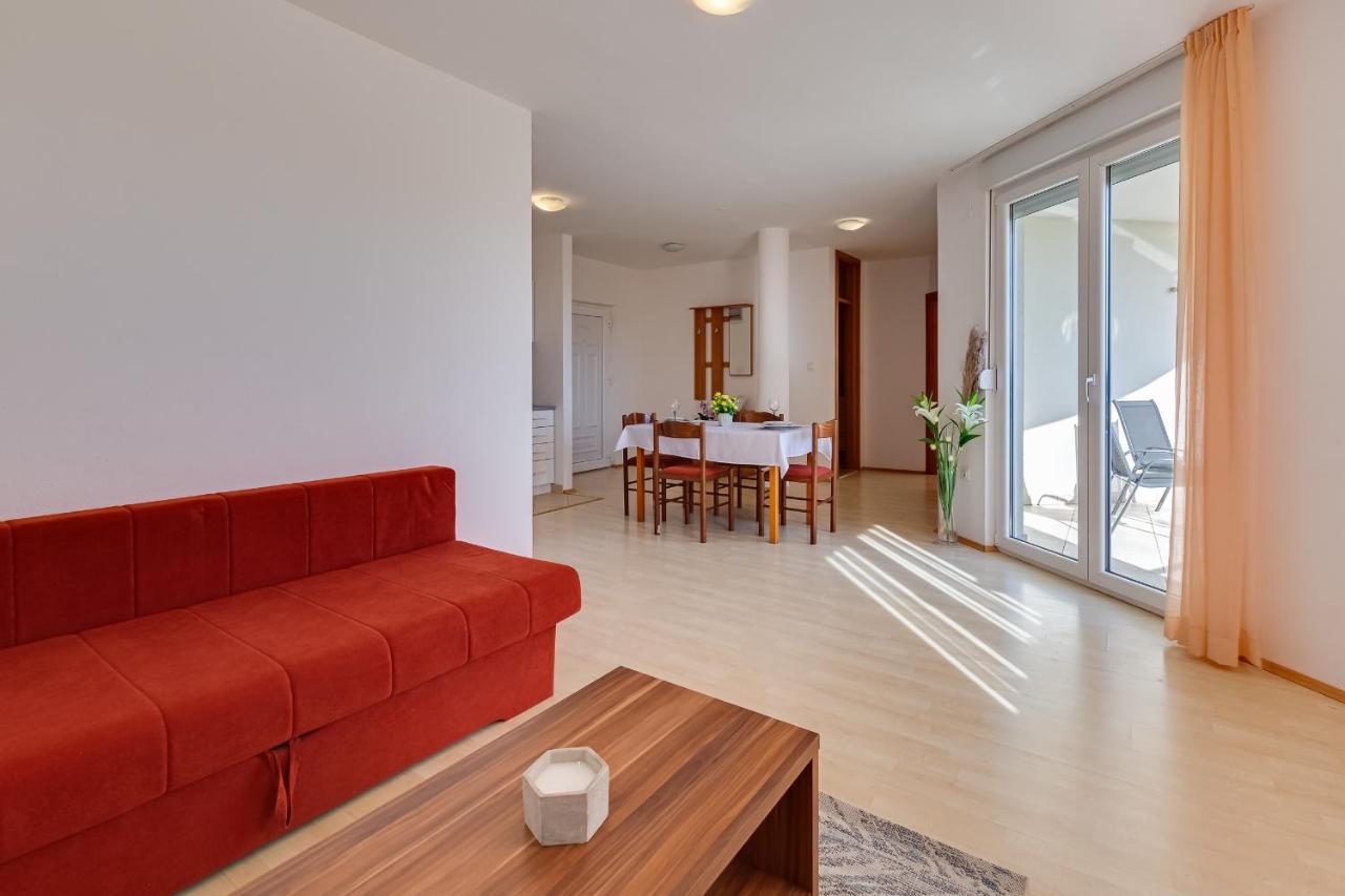 Villa Mirela Petrcane Ngoại thất bức ảnh