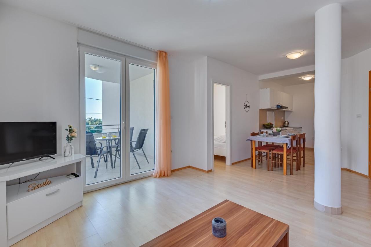 Villa Mirela Petrcane Ngoại thất bức ảnh