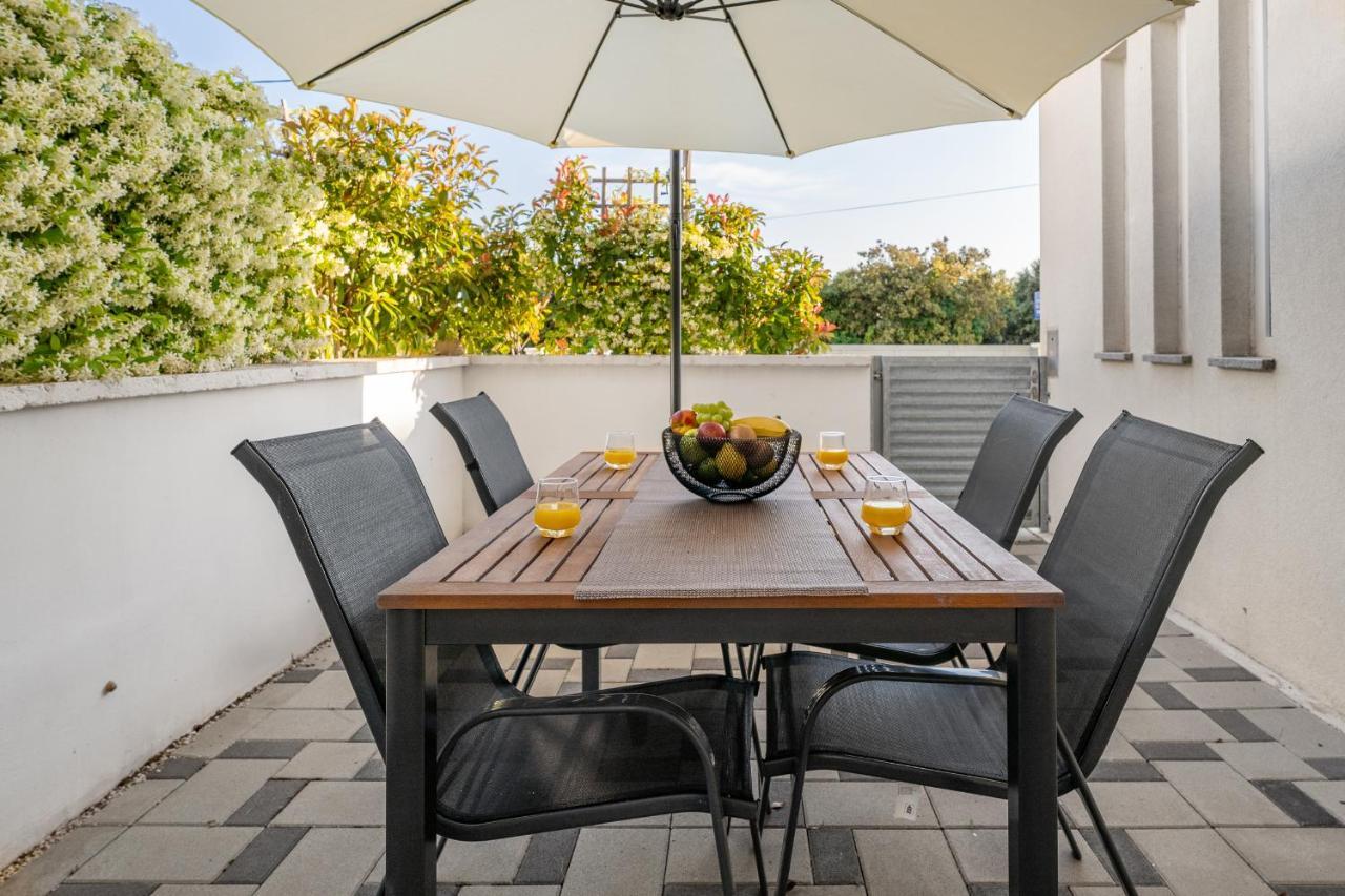 Villa Mirela Petrcane Ngoại thất bức ảnh