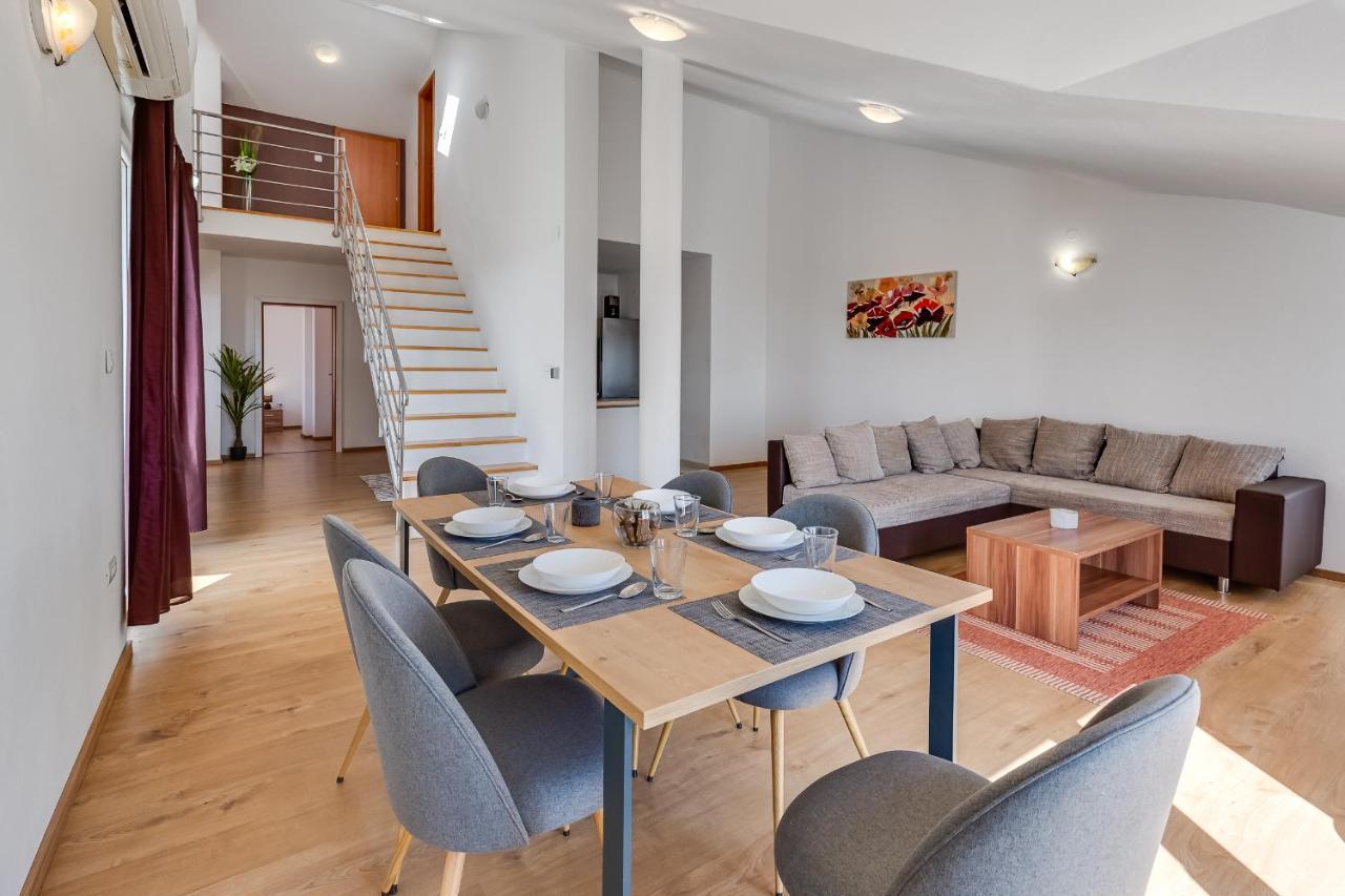 Villa Mirela Petrcane Ngoại thất bức ảnh